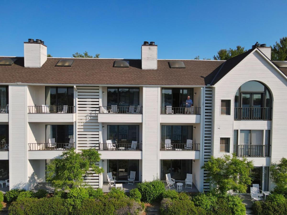 שארלוואה 228 Edgewater Inn מראה חיצוני תמונה