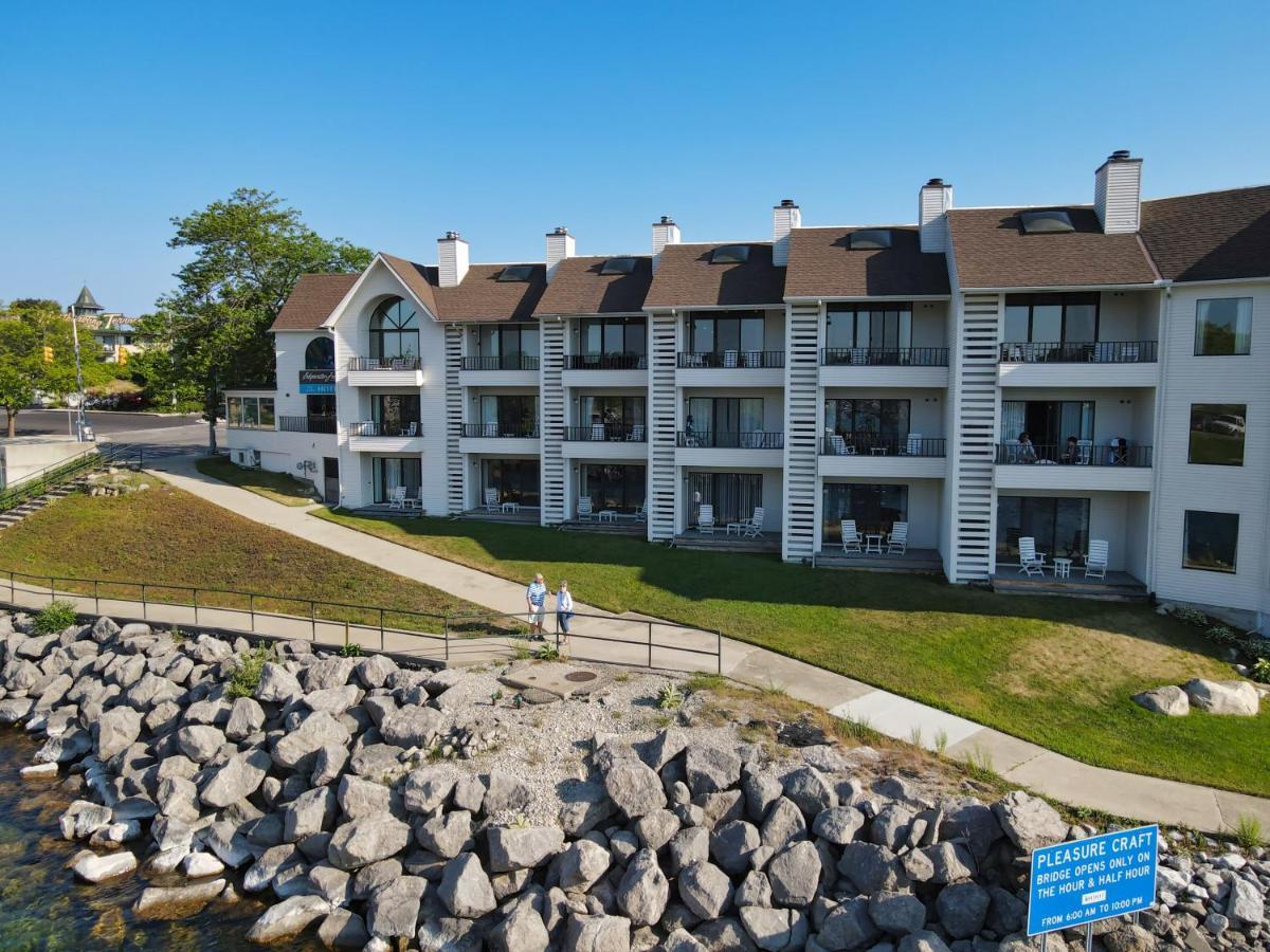 שארלוואה 228 Edgewater Inn מראה חיצוני תמונה