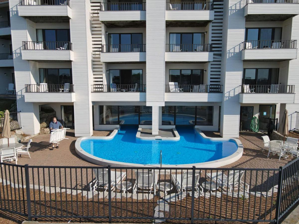 שארלוואה 228 Edgewater Inn מראה חיצוני תמונה