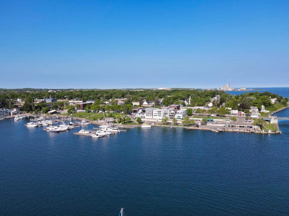 שארלוואה 228 Edgewater Inn מראה חיצוני תמונה