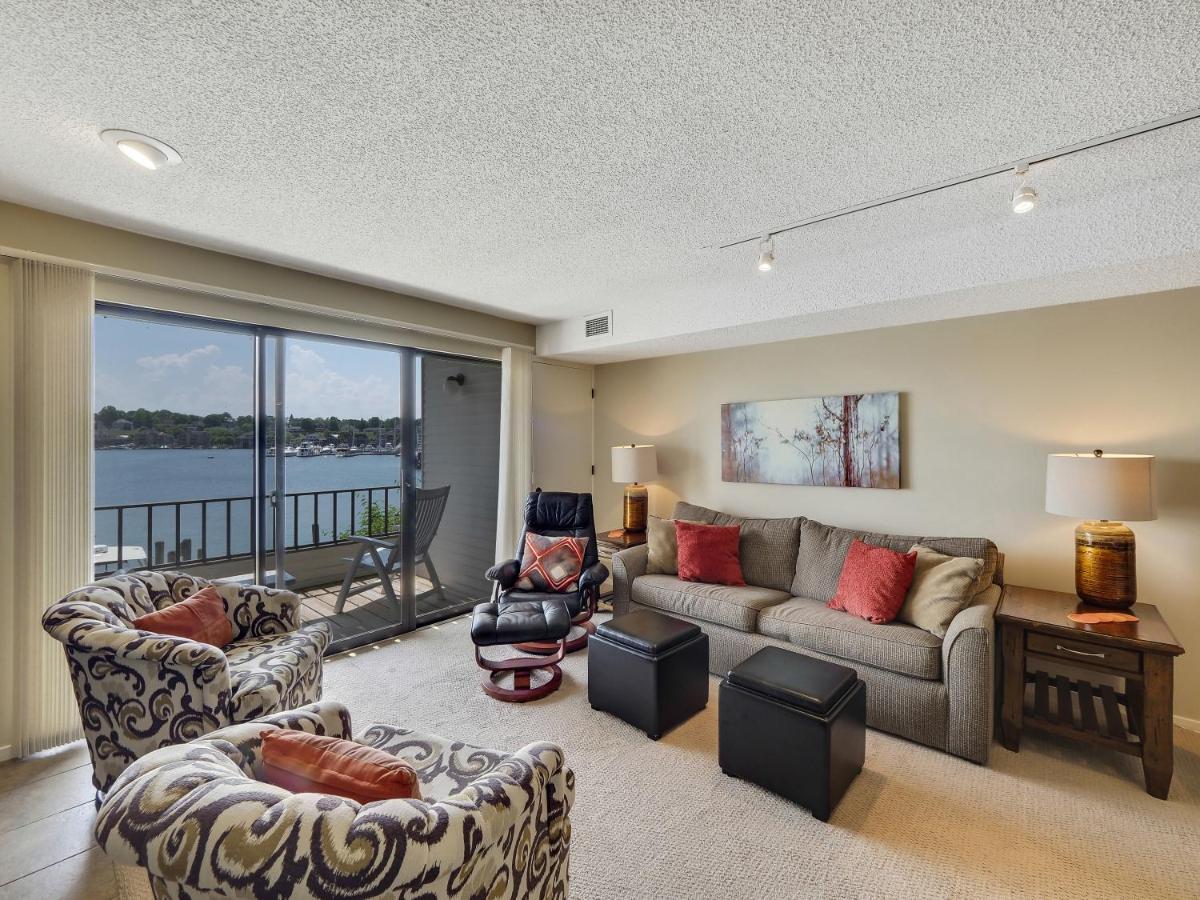 שארלוואה 228 Edgewater Inn מראה חיצוני תמונה