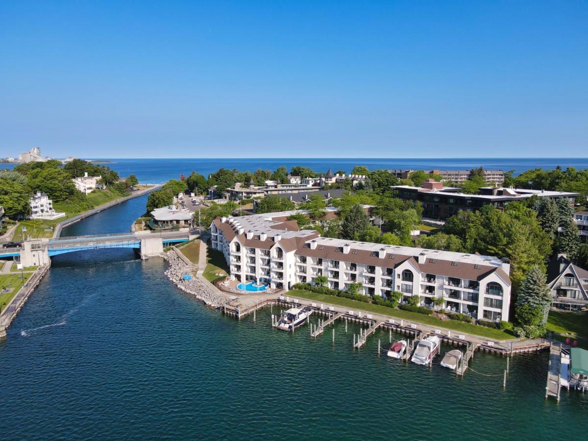 שארלוואה 228 Edgewater Inn מראה חיצוני תמונה