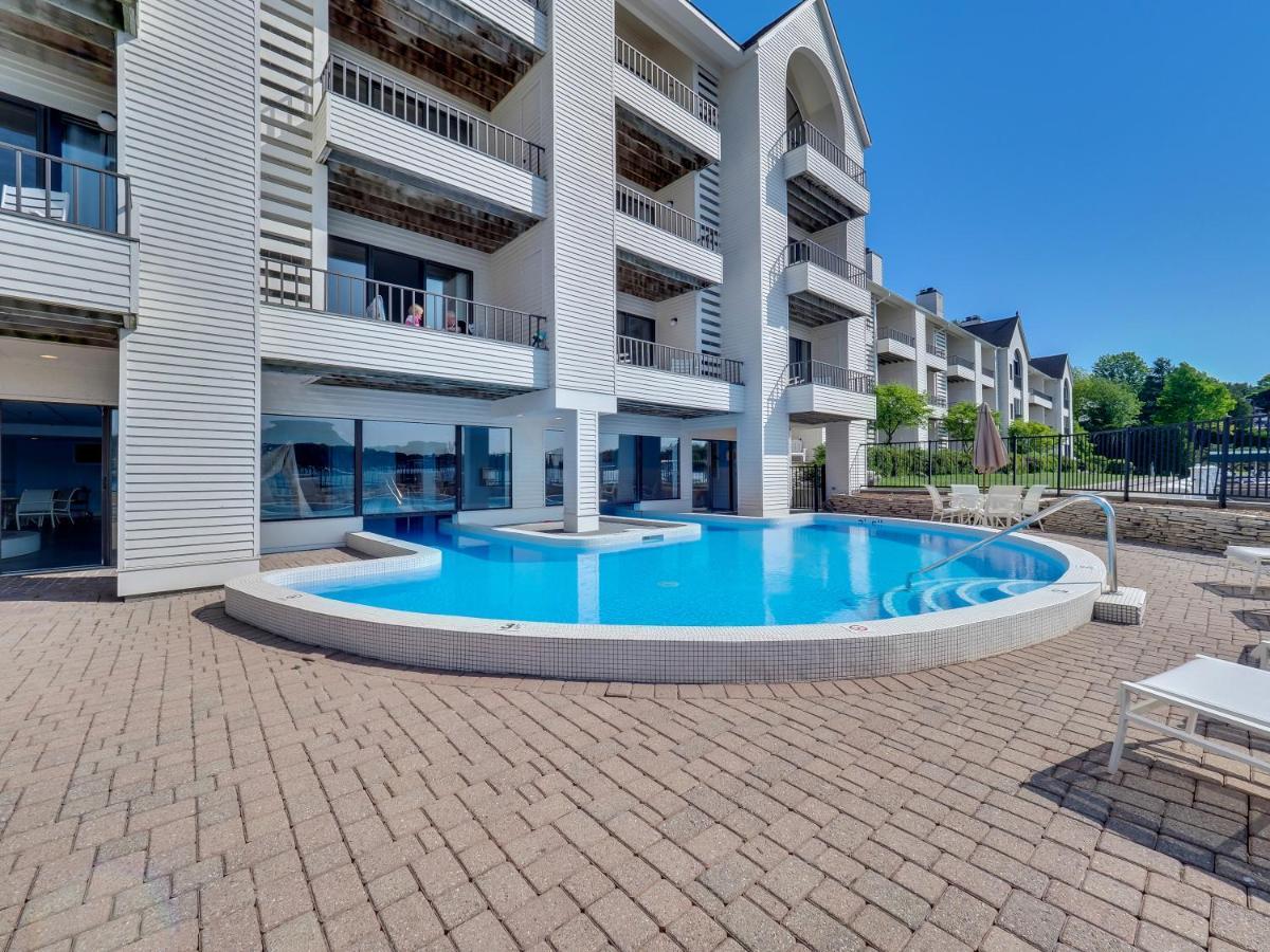 שארלוואה 228 Edgewater Inn מראה חיצוני תמונה